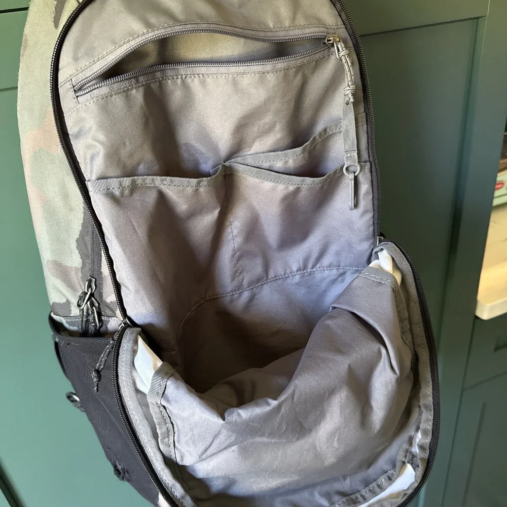 Columbia Northport Unisex Backpack Camo Laptop Compartment School‎